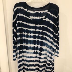 Johnny and Co. Tie Dye 3/4 length sleeve top, navy and white, Size M